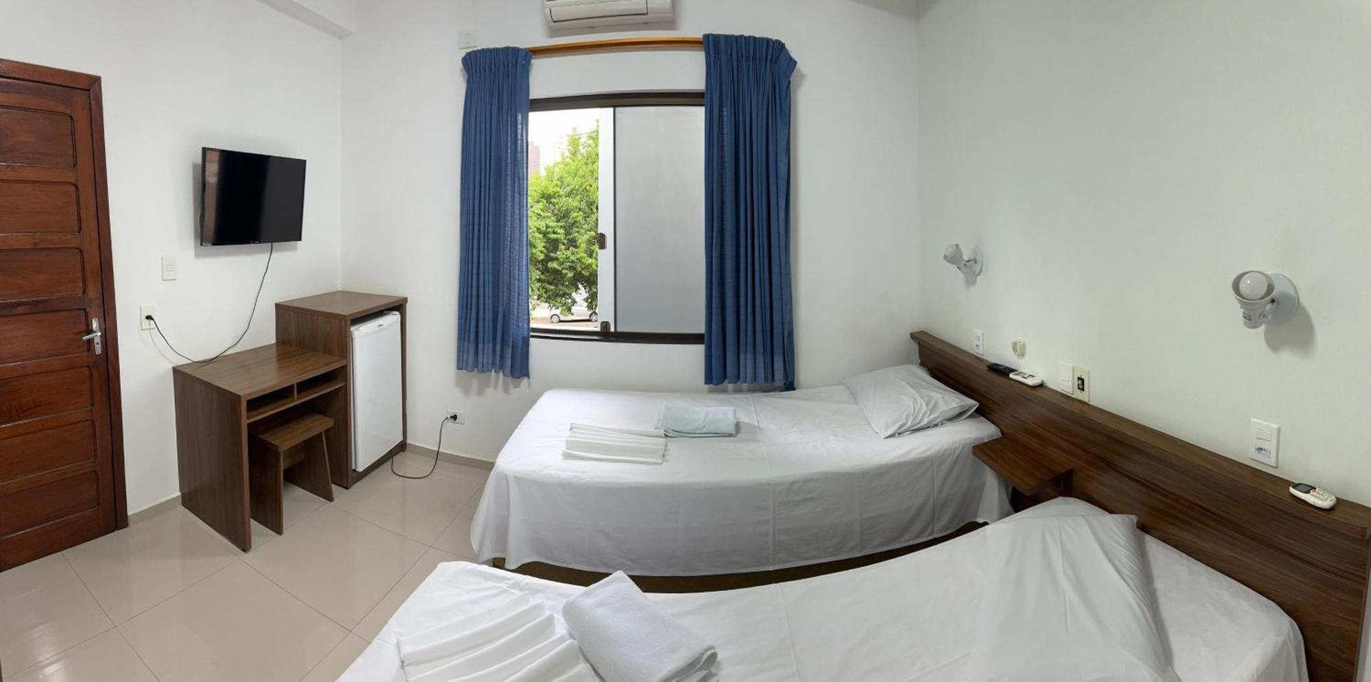 פוז דו איגואסו Hotel 15 De Julho מראה חיצוני תמונה