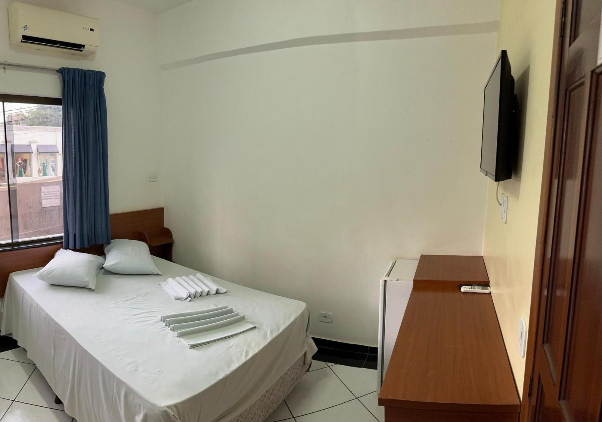 פוז דו איגואסו Hotel 15 De Julho מראה חיצוני תמונה