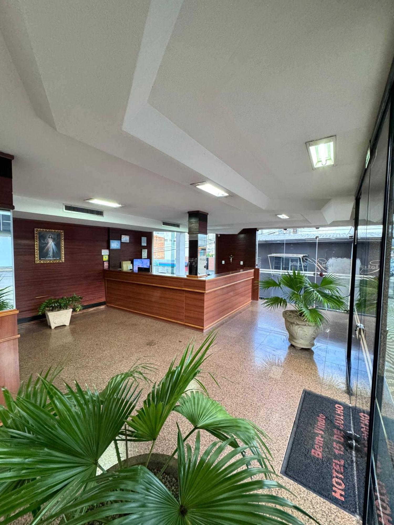 פוז דו איגואסו Hotel 15 De Julho מראה חיצוני תמונה