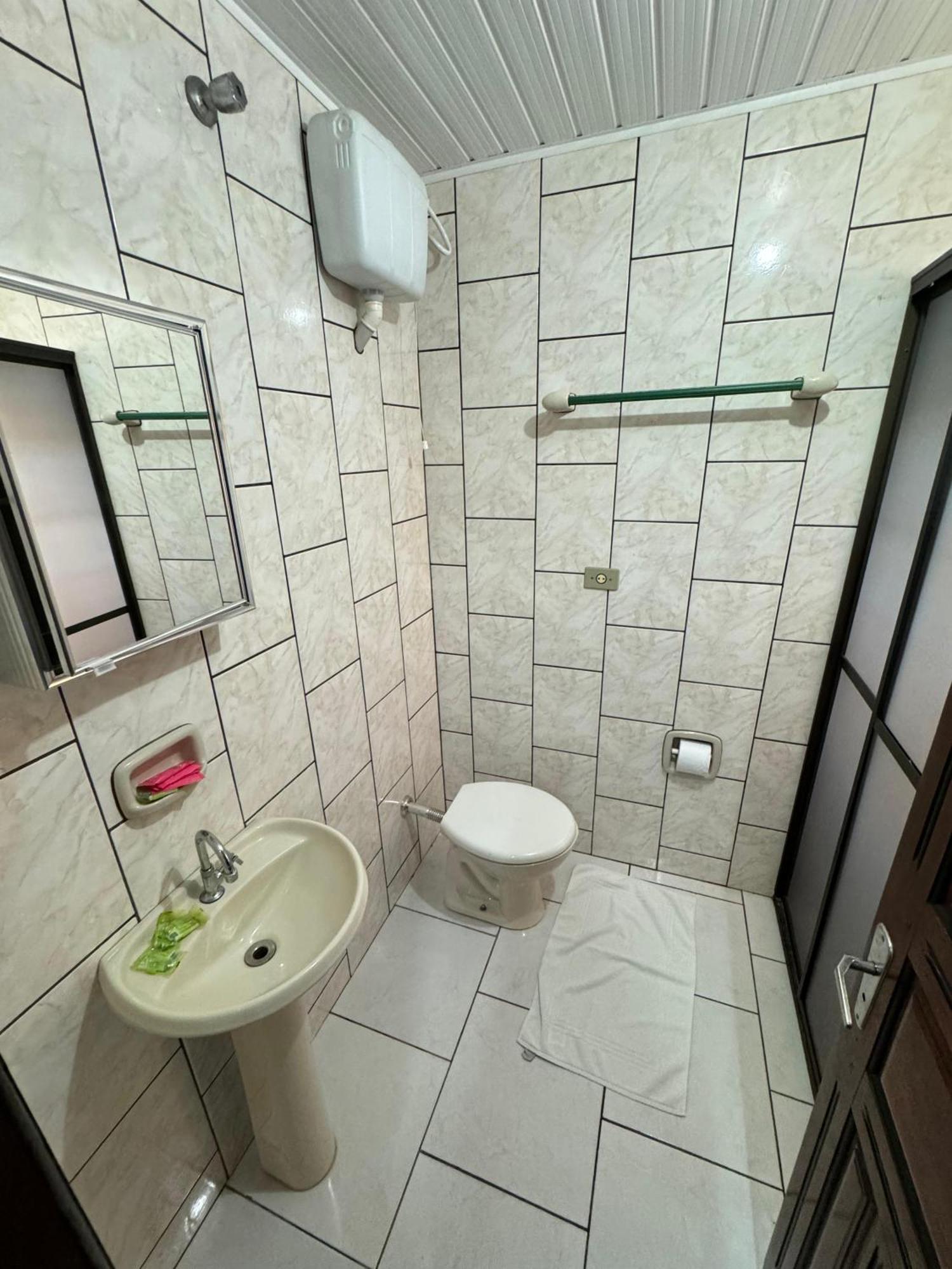 פוז דו איגואסו Hotel 15 De Julho מראה חיצוני תמונה