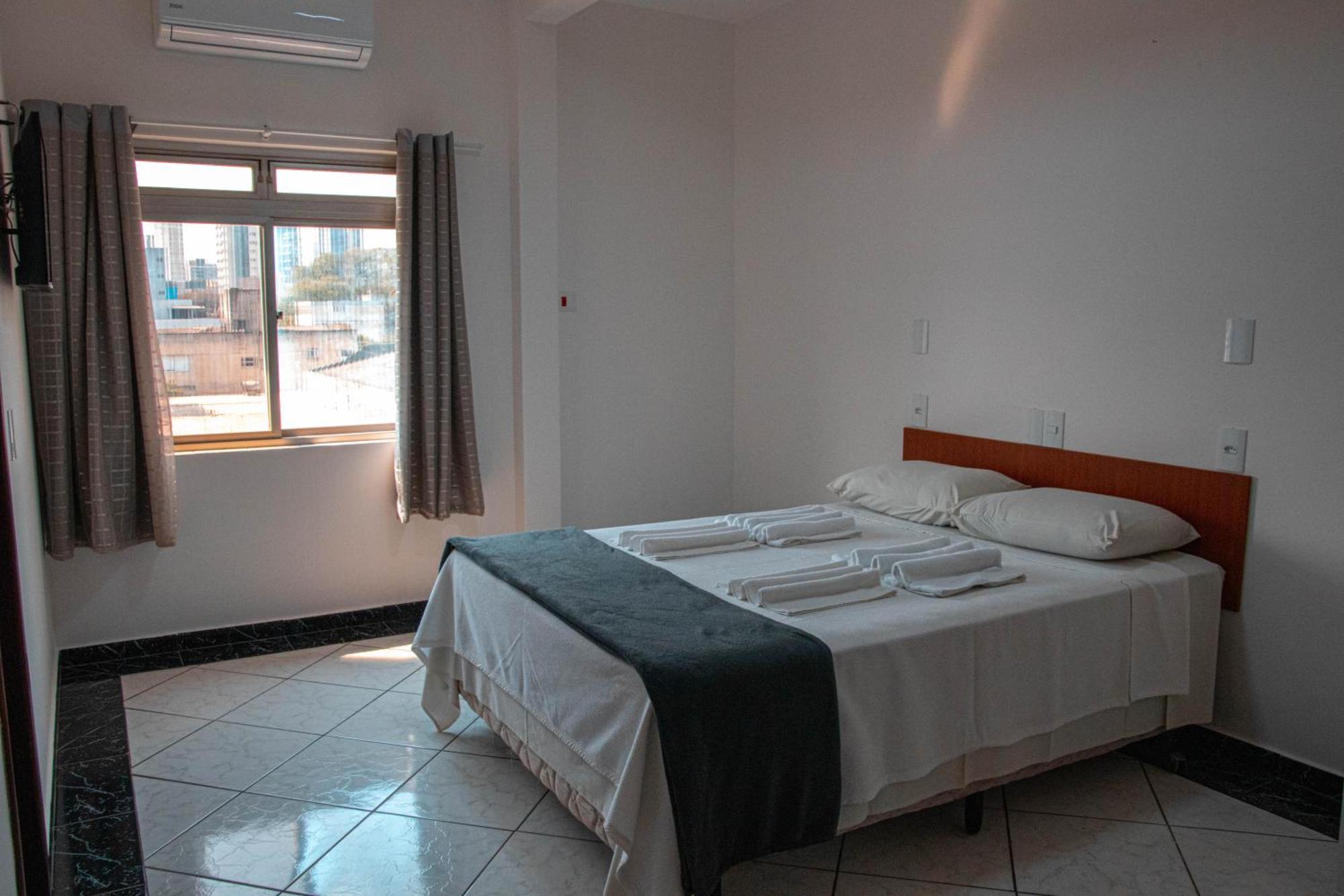 פוז דו איגואסו Hotel 15 De Julho מראה חיצוני תמונה