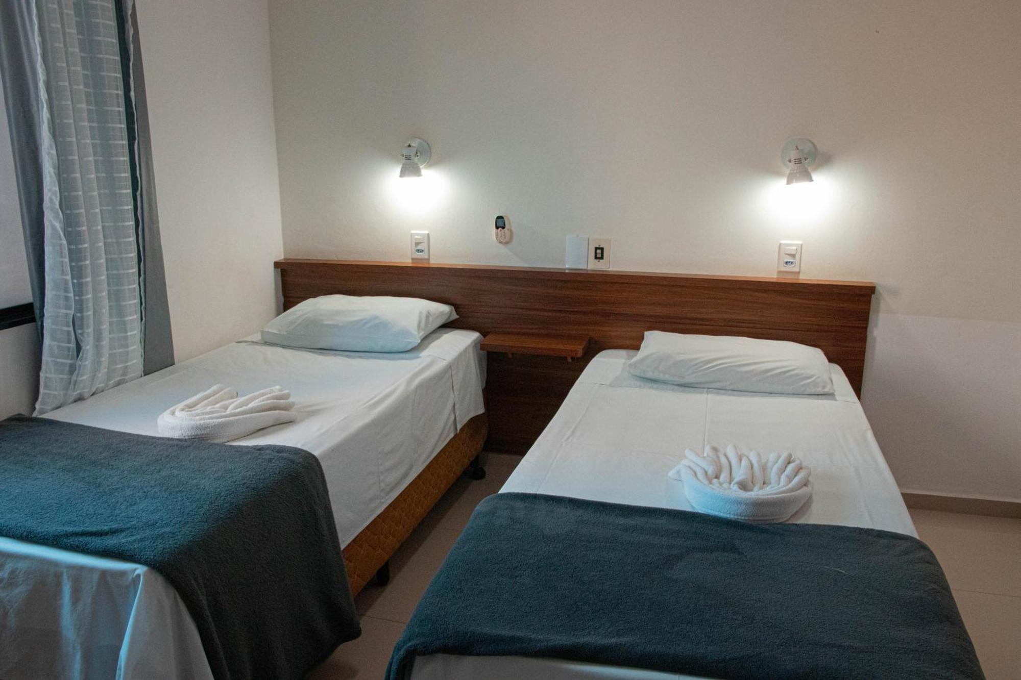 פוז דו איגואסו Hotel 15 De Julho מראה חיצוני תמונה