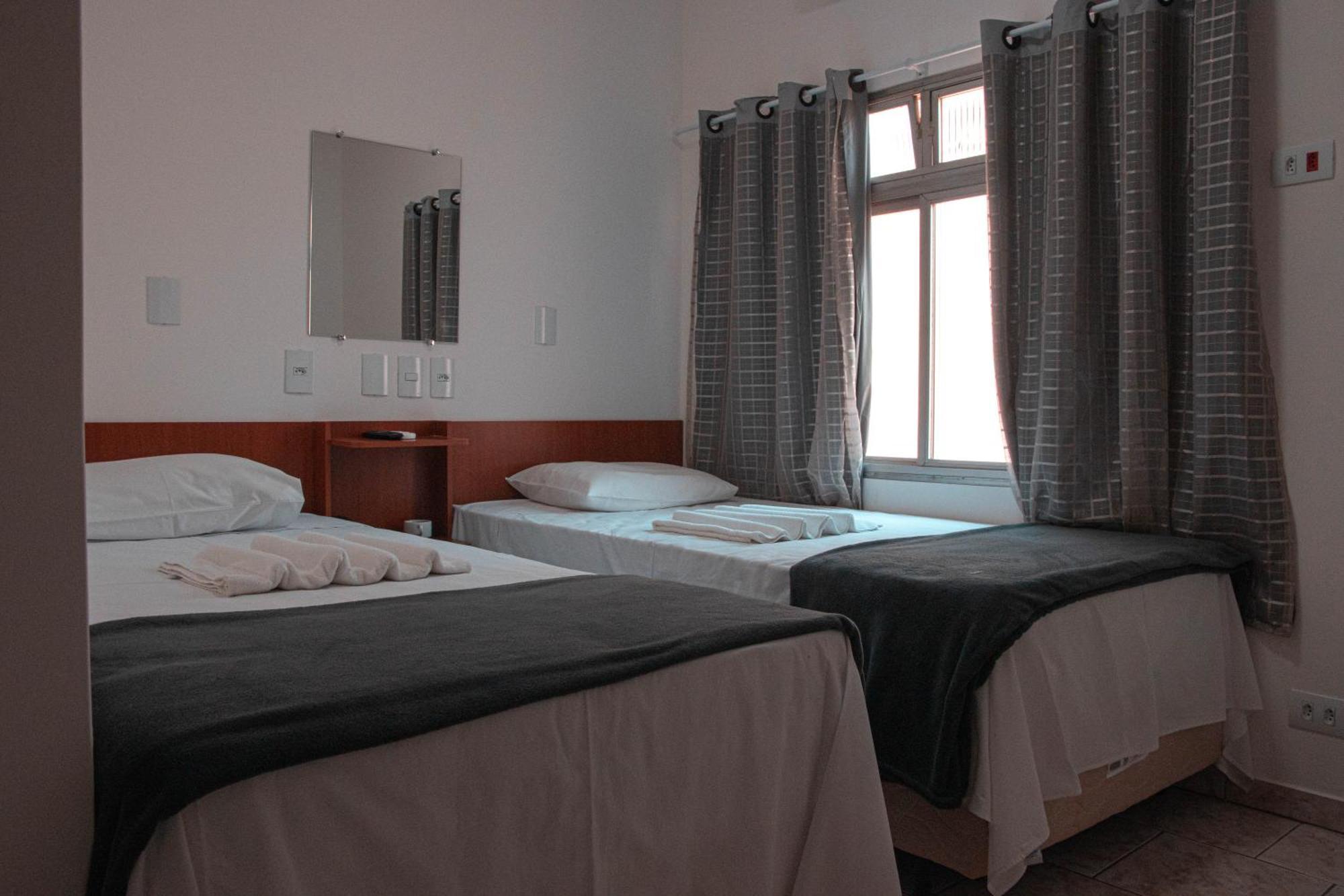 פוז דו איגואסו Hotel 15 De Julho מראה חיצוני תמונה