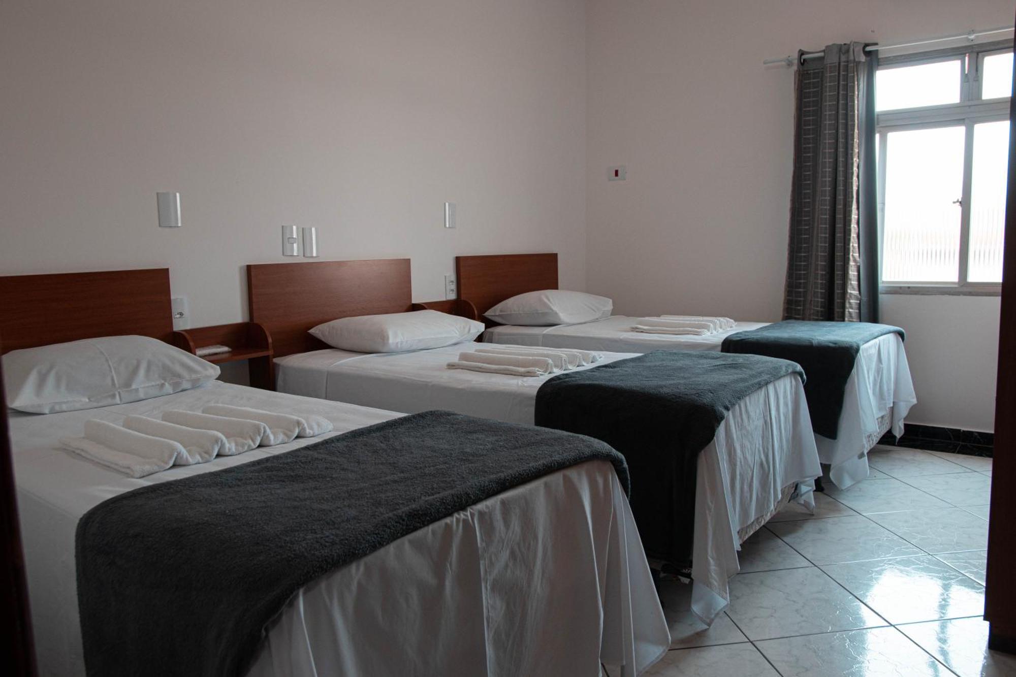 פוז דו איגואסו Hotel 15 De Julho מראה חיצוני תמונה